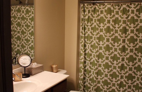 Waterloo Condo | Cozy 2-bedroom condo in Waterloo south side with AC, WiFi & cable TV