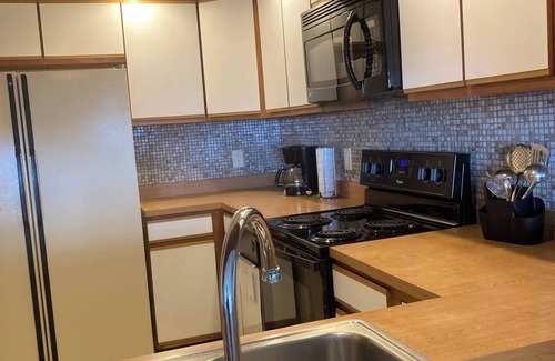 Fairfield Harbour Condo | Cozy 2-bedroom condo with a view of the Neuse River in fantastic New Bern