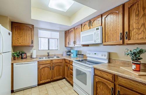 Golden Hills Condo | Cozy 2 bedroom Condo with Golf Course views