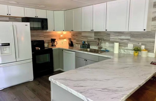 Loudonville Apartment | Cozy 2-bedroom Duplex Located at Loudonville Campground