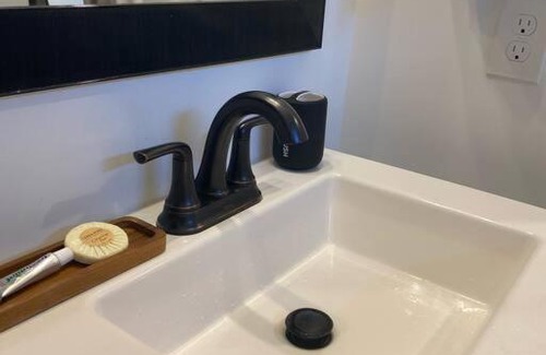 Smyrna Villa | Cozy 2-bedroom Farmhouse with parking on premise