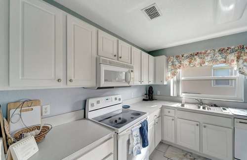 Port Charlotte - Charlotte Harbor House | Cozy 2-bedroom home in Port Charlotte with AC, WiFi, fitness rm at Clubhouse