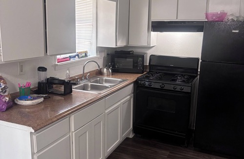 Church Street House | Cozy 2 bedroom home in the heart of Riverdale. Pet-friendly & close to the city