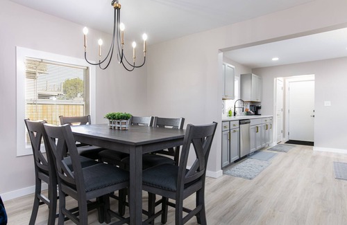 Roseland House | Cozy 2-Bedroom Home Near Notre Dame - Perfect for Game Day Stays!