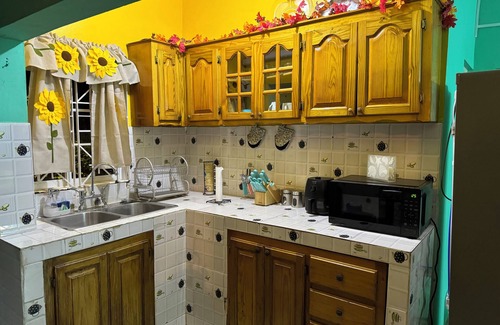 Portmore House | Cozy 2-bedroom house in adorable Portmore with AC, WiFi