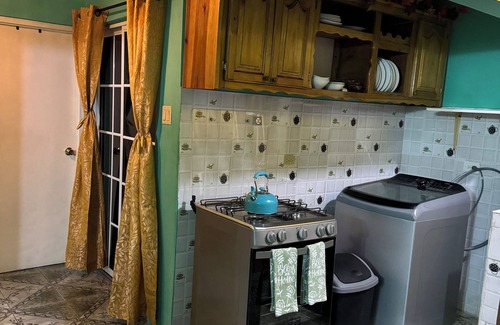 Portmore House | Cozy 2-bedroom house in adorable Portmore with AC, WiFi