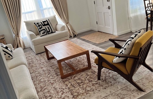 Gardena House | Cozy 2-bedroom house in nice Gardena with fitness room, WiFi