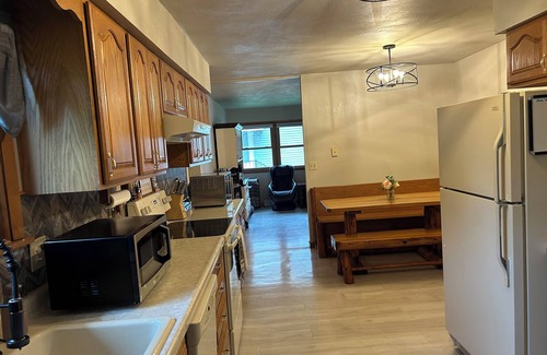 Shawano House | Cozy 2-bedroom house in welcoming Shawano!