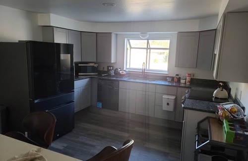 Aurora House | Cozy 2-bedroom house with WiFi, AC in pleasant Aurora