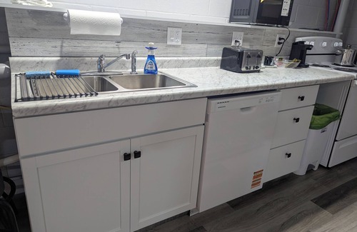 Hermantown Apartment | Cozy 2-bedroom in tranquil Hermantown with WiFi