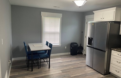 Jefferson City House | Cozy 2 - bedroom Little Blue House On The Hill in enjoyable Jefferson City