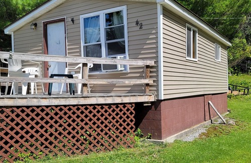 Schermerhorn Landing Cottage | Cozy 2 bedroom Seasonal Cottage located on Chippewa Bay, on St. Lawrence River