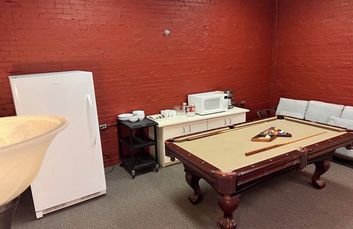 Anniston Apartment | Cozy 2-bedroom studio with Wi-Fi in adorable Anniston
