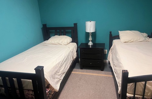 Anniston Apartment | Cozy 2-bedroom studio with Wi-Fi in adorable Anniston
