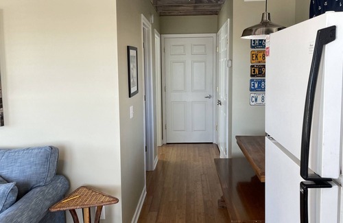 Ocean Pines House | Cozy 2-bedroom waterfront bungalow with crabbing pier and boat ramp