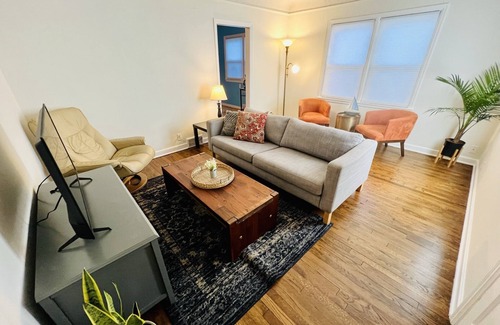 Linden Hills House | Cozy 2 bedrooms in the heart of historic Linden Hills Neighborhood