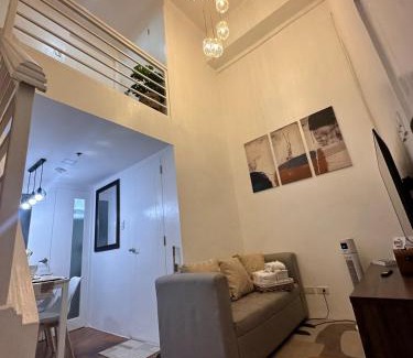 Malamig Apartment | Cozy 2 BR 2 Bath Condo with Netflix and Karaoke near MRT EDSA