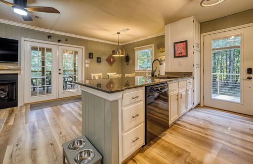 Walnut Mountain Cabin | Cozy 2 BR + Fire Pit + Foosball and Pet Friendly