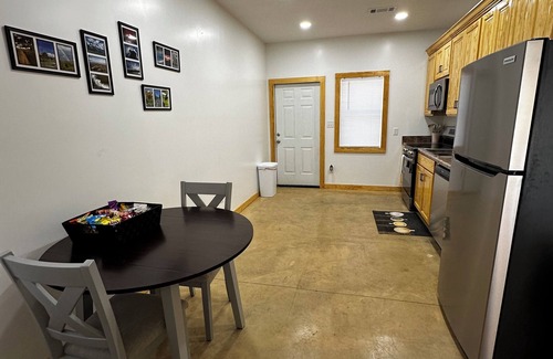 Meridian House | Cozy 2-BR house in a quiet country setting within minutes of Meridian w/WiFi