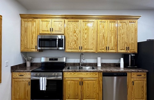 Meridian House | Cozy 2-BR house in a quiet country setting within minutes of Meridian w/WiFi