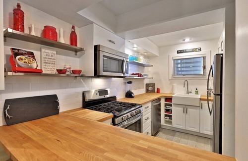 Central Vermont- Killington Condo | Cozy 2 BR Ski On Ski Off Condo in Killington's Sunrise Mountain Village. Pool. Hot Tub.