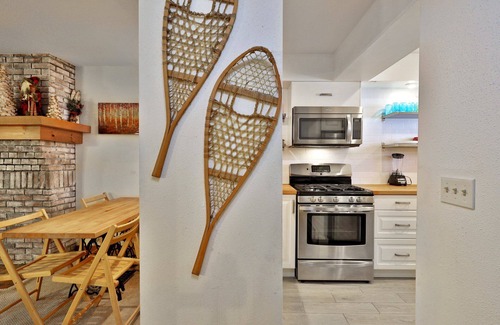 Central Vermont- Killington Condo | Cozy 2 BR Ski On Ski Off Condo in Killington's Sunrise Mountain Village. Pool. Hot Tub.