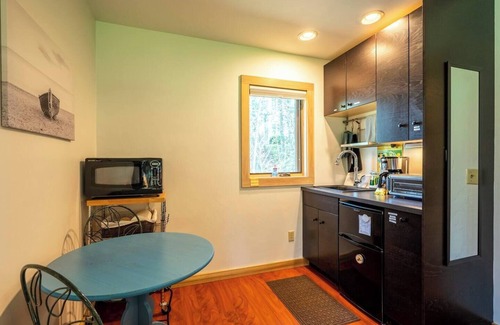 Ephraim Cottage | Cozy 2-Unit Duplex | 1 block to Sunsets & Dining