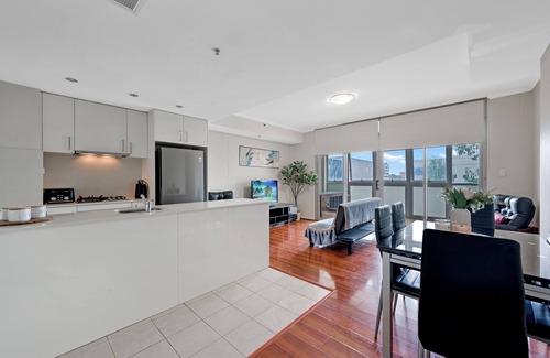 Burwood Apartment | Cozy 2B2B at central of burwood