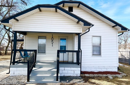 Wichita House | Cozy 2BD Near Hospital - Sleeps 4