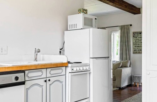 Moscow Apartment | Cozy 2bdrm w/Pond View - Best Location!