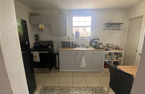 Steubenville House | Cozy 2Bedroom in Ridge avenue