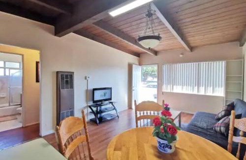 Richmond Annex Apartment | Cozy 2Br 1Bath Home w/Parking near El Cerrito and University of Berkeley