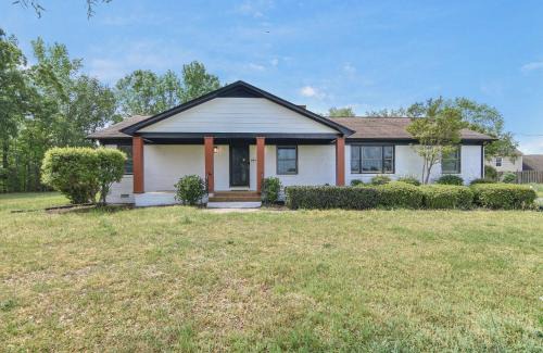 Bowling Green House | Cozy 2BR 2BA 5 min to lake 20 min to downtown CLT