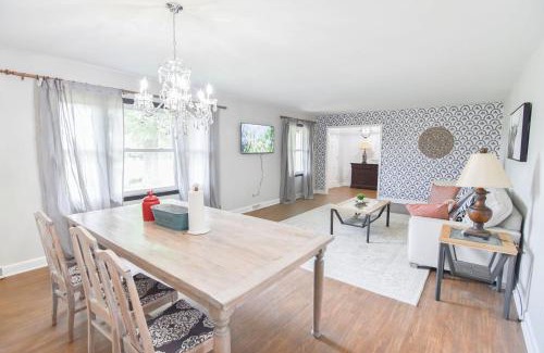 Bowling Green House | Cozy 2BR 2BA 5 min to lake 20 min to downtown CLT