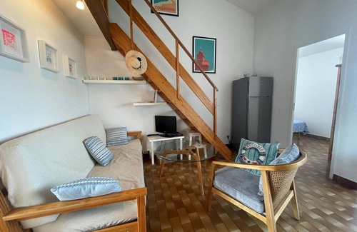Saint-Cyprien Plage Apartment | Cozy 2BR Apartment with Mezzanine, Pool, and Parking - Near Beach, Saint-Cyprien