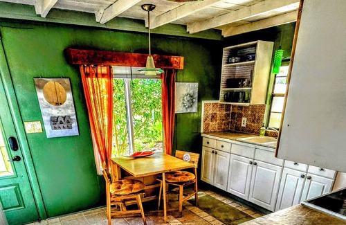 North Weeki Wachee House | Cozy 2BR Bungalow Near Weeki Wachee Springs