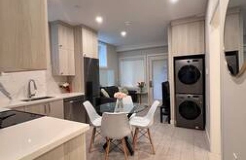 South Cambie House | Cozy 2BR Suite, Private & Quiet!