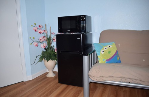 Ingleside Apartment | Cozy 2BR, Totally Private Suite With Parking, Convenient Public Transit