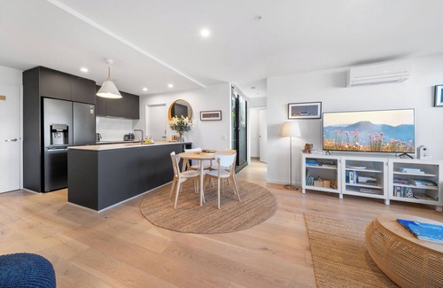 Reid Apartment | cozy 2BR with free parking & wifi
