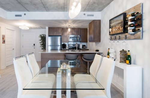 Latin Quarter Condo | Cozy 3 1/2 unit with unbeatable location right in the Quartier des Spectacles.