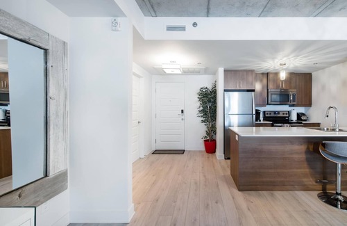 Latin Quarter Condo | Cozy 3 1/2 unit with unbeatable location right in the Quartier des Spectacles.