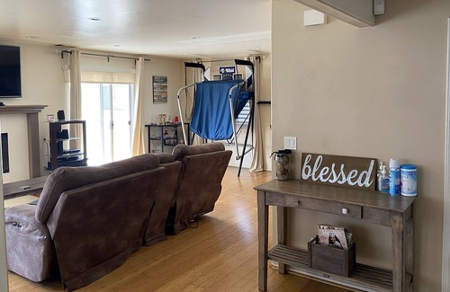 Gardena House | Cozy 3 BD RM townhouse with indoor fireplace