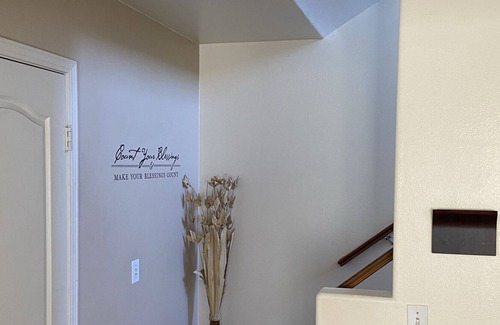 Gardena House | Cozy 3 BD RM townhouse with indoor fireplace