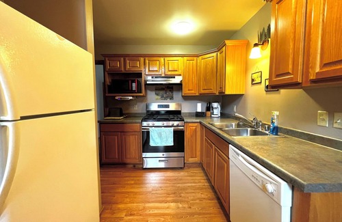 Warrens Cabin | Cozy 3-bdrm cabin in Warrens with AC WiFi and a beautiful view off the back deck