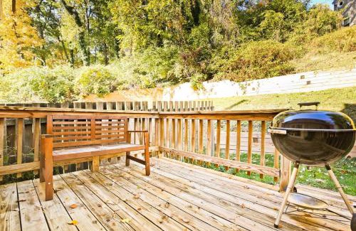 Nauck House | Cozy 3 bedroom and 2 bath Townhouse