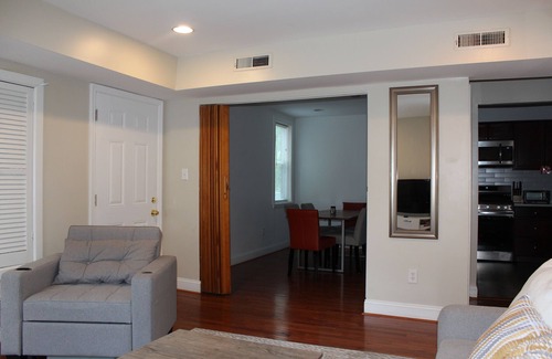 Nauck Apartment | Cozy 3 Bedroom/Great Location