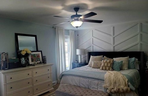 Rotterdam Junction House | Cozy 3 bedroom house with a pool near the track