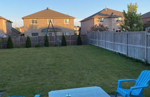 Barrie House | Cozy 3 bedroom home perfect for small gatherings