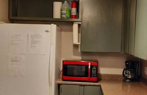 La Grande Condo | Cozy 3 bedroom private apartment near downtown