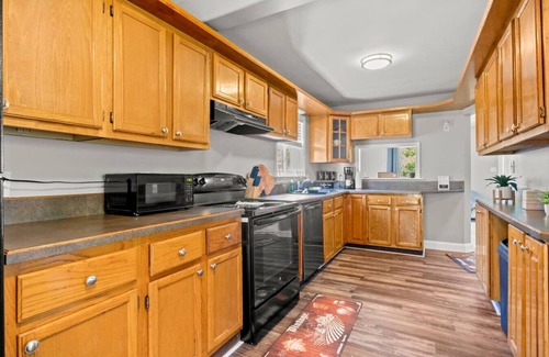 Dearborn Heights House | Cozy 3 Bedroom Near Airport And Downtown Detroit